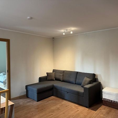 Dikol Two-Room Apartment-Self Check-In & Free Parking Near City Center Tallinn Dış mekan fotoğraf